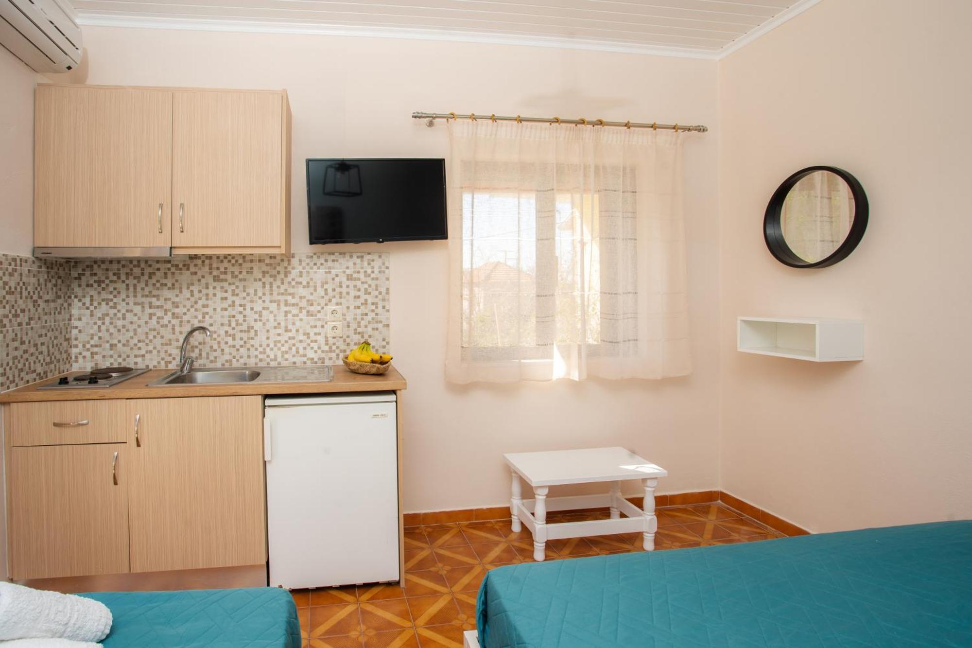 Eros Appartments Kalamítsi Extérieur photo